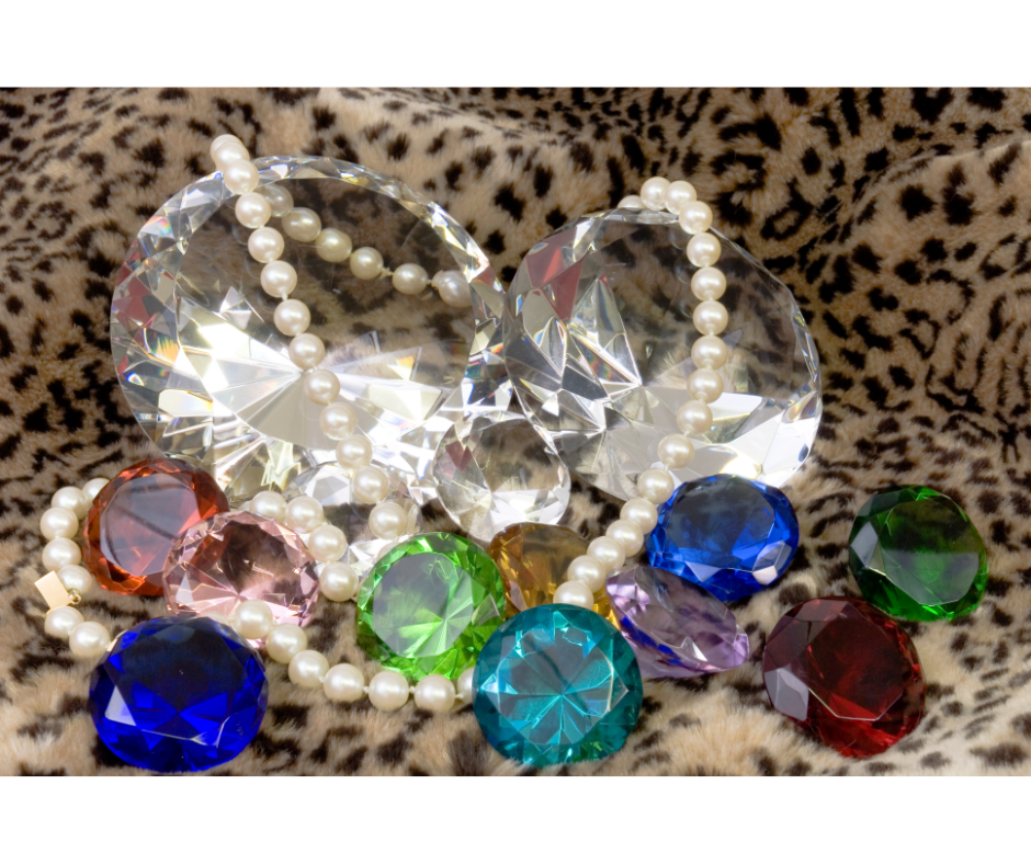 Crystal Jewelry for Success and Abundance: Manifesting Your Goals