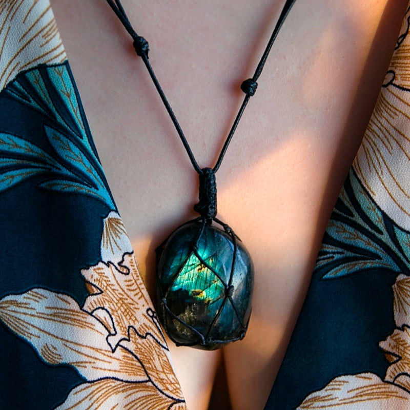 Heart of dragon Labradorite Necklace - Magic & Mystery